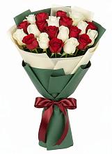 Букет Микс из красных и белых роз в Черницыне