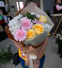 Букет цветов из:  Герберы, Розы и Хризантемы в Черницыне