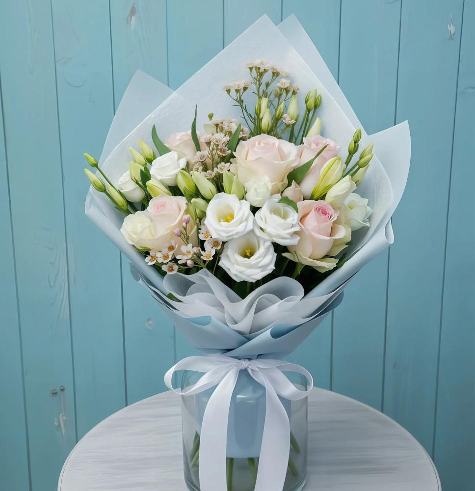 Букет цветов из: Розы и Лизиантусы в Черницыне