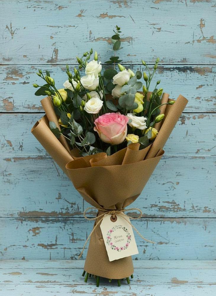 Букет цветов из: Розы и Лизиантусы в Черницыне