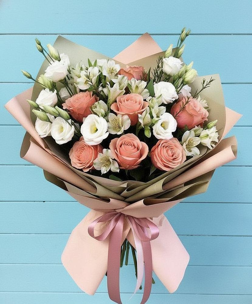 Букет цветов из: Розы, Альстромерии и Лизиантусы в Черницыне