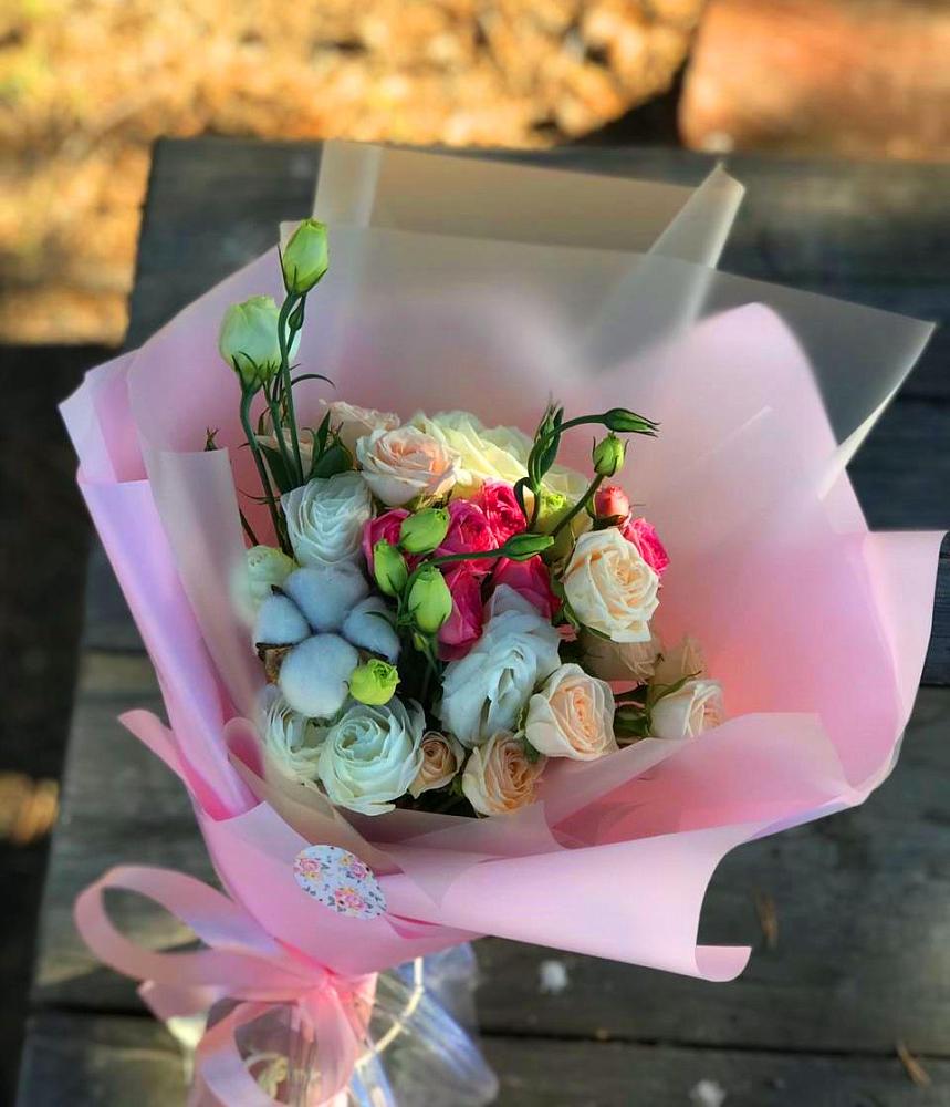 Букет цветов из: Розы и Лизиантусы в Черницыне