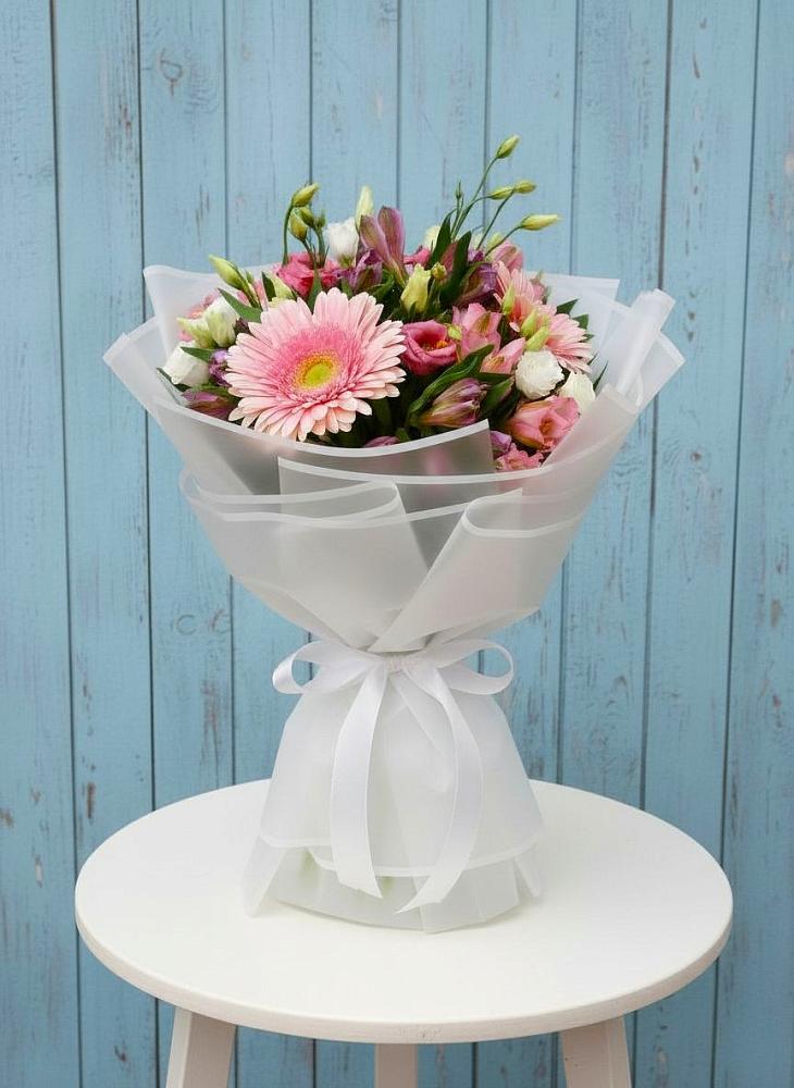 Букет цветов из: Герберы, Альстромерии и Лизиантусы в Черницыне