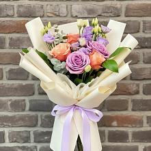 Букет цветов из:  Лизиантусы и Розы #REPLACE_PRED# Черницыне