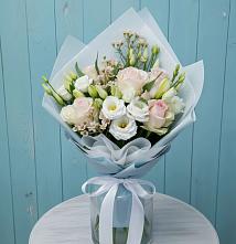 Букет цветов из:  Розы и Лизиантусы в Черницыне