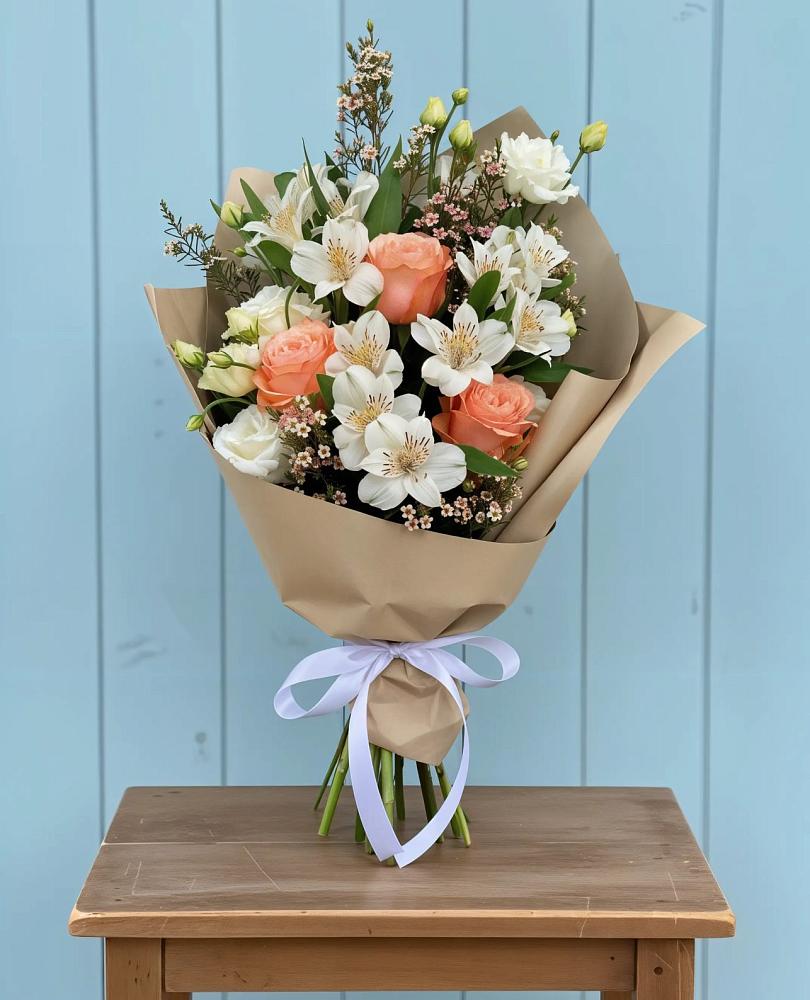 Букет цветов из: Альстромерии, Лизиантусы, Розы и Хризантемы в Черницыне