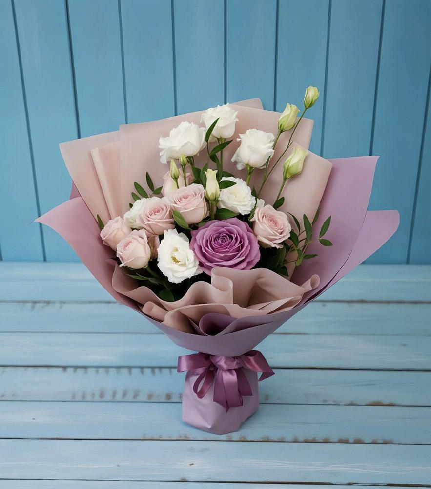 Букет цветов из: Розы и Лизиантусы в Черницыне